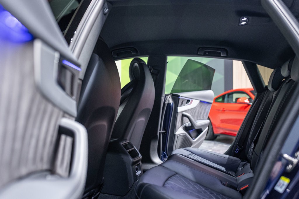 Audi S5 Berline Bleu Interieur 39
