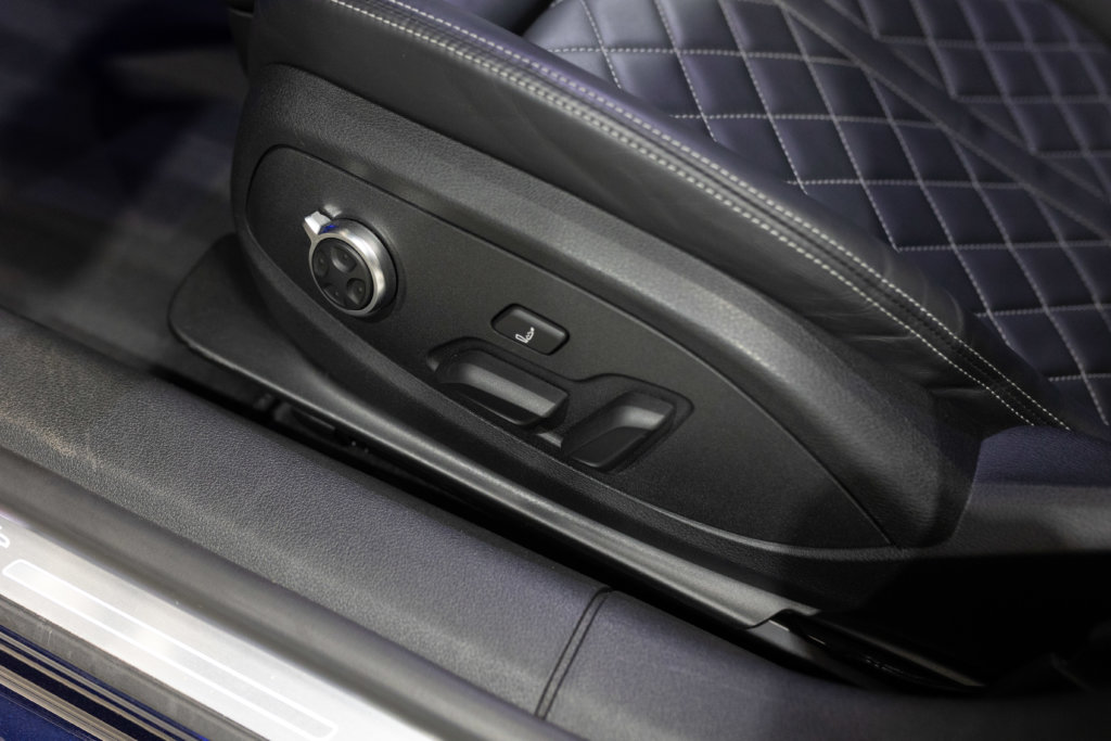 Audi S5 Berline Bleu Interieur 4