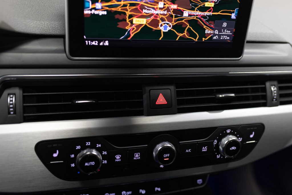Audi S5 Berline Bleu Interieur 45