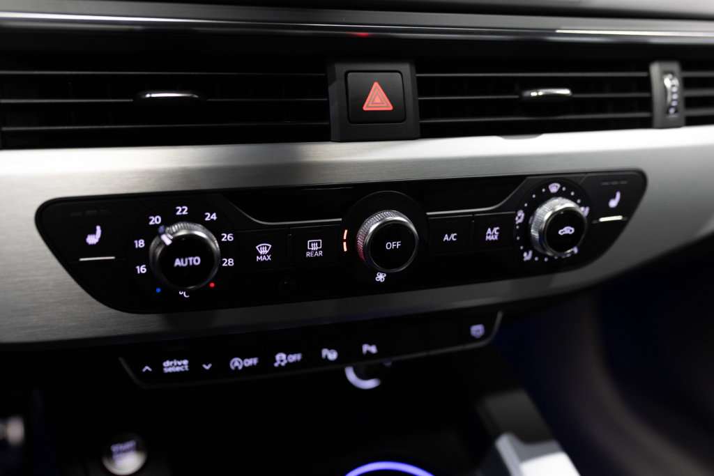 Audi S5 Berline Bleu Interieur 46