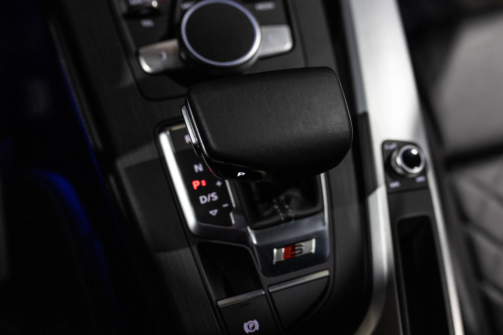 Audi S5 Berline Bleu Interieur 52
