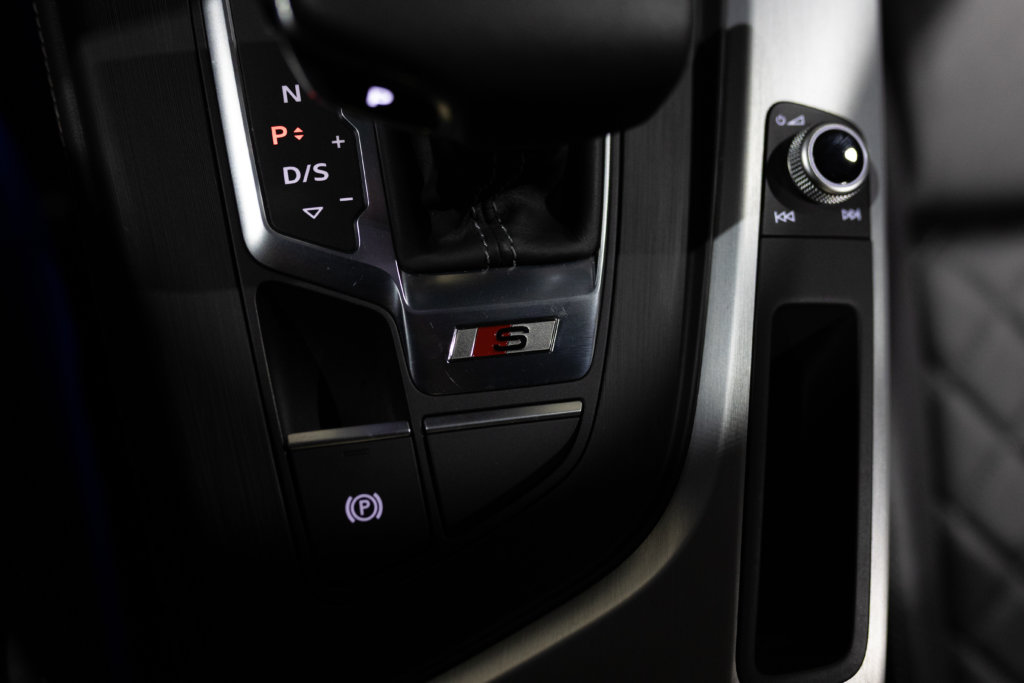 Audi S5 Berline Bleu Interieur 53
