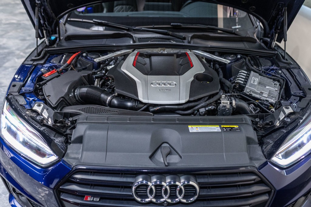Audi S5 Berline Bleu Moteur 2