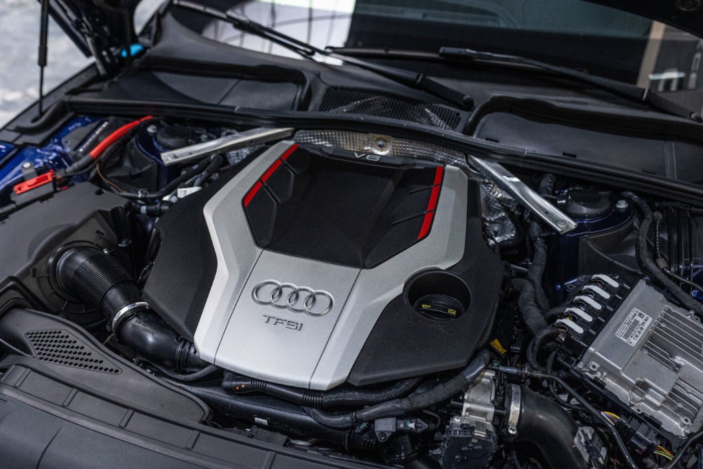 Audi S5 Berline Bleu Moteur 3