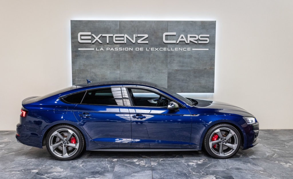 Audi S5 Berline Bleu lateral