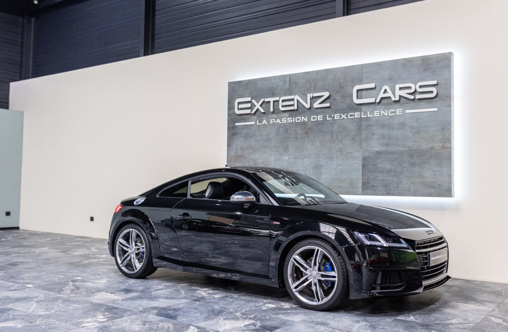 Audi TT Noir 20K 3-4