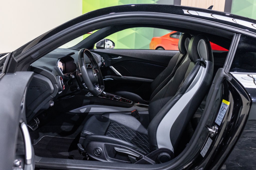 Audi TT Noir 20K Interieur