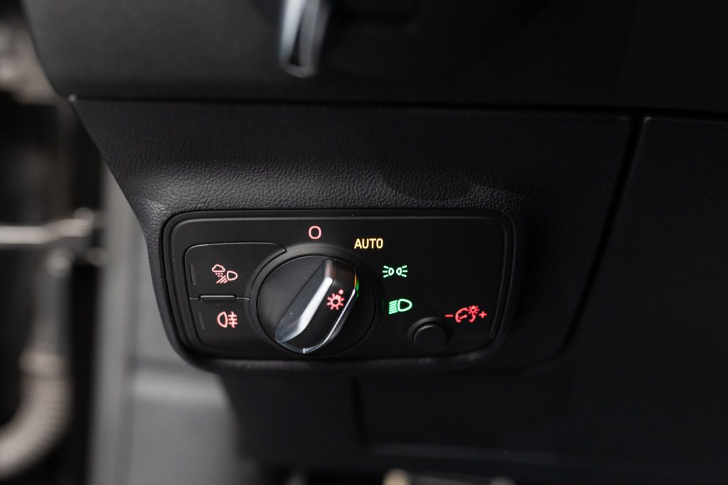 Audi TT Noir 20K Interieur 28
