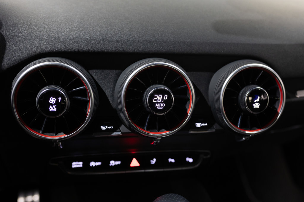 Audi TT Noir 20K Interieur 31