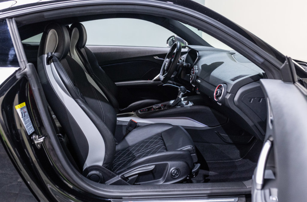 Audi TT Noir 20K Interieur 8