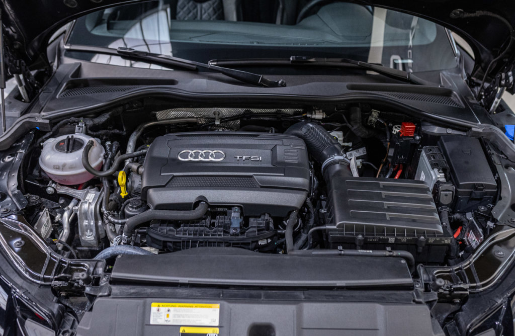 Audi TT Noir 20K Moteur 2