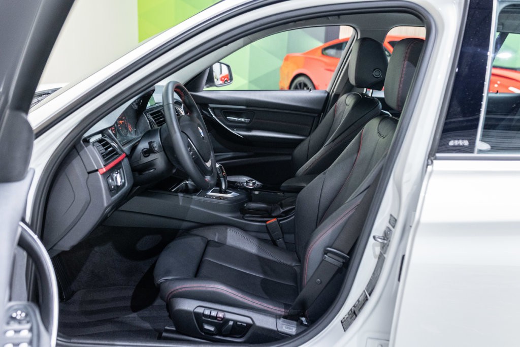 BMW 328i Touring Interieur
