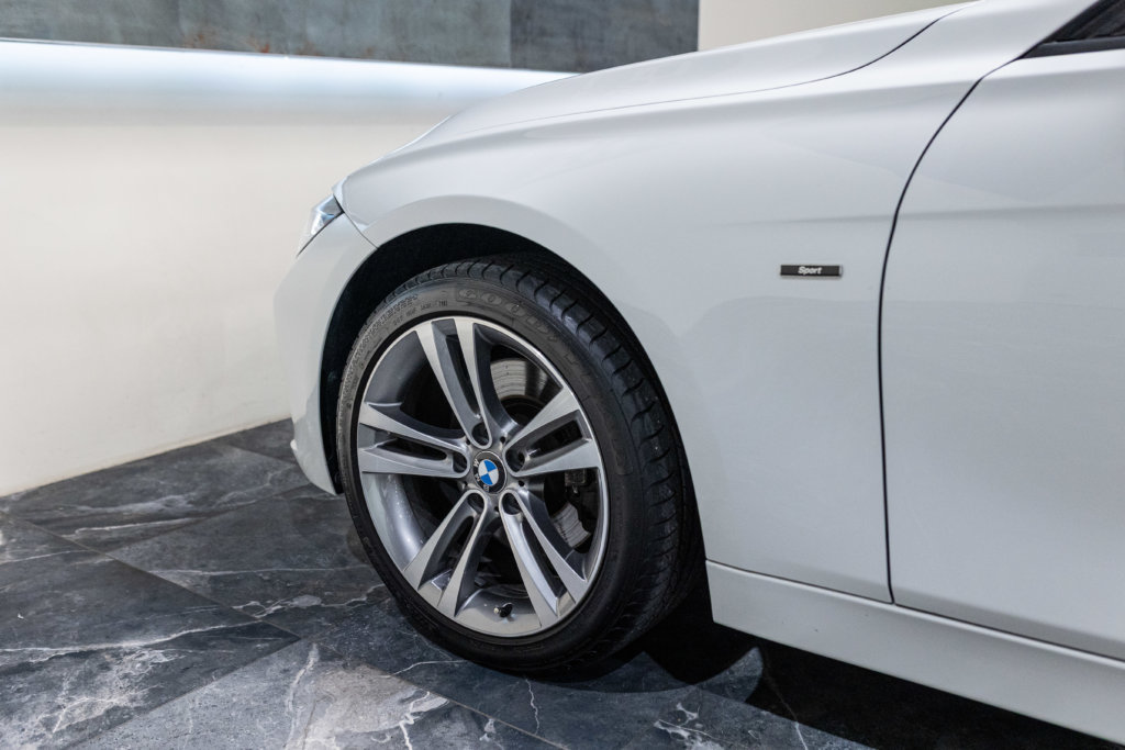 BMW 328i Touring Interieur 12