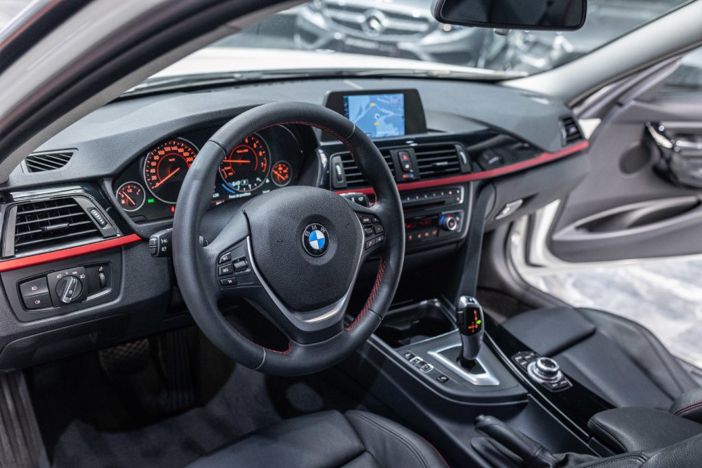 BMW 328i Touring Interieur 16
