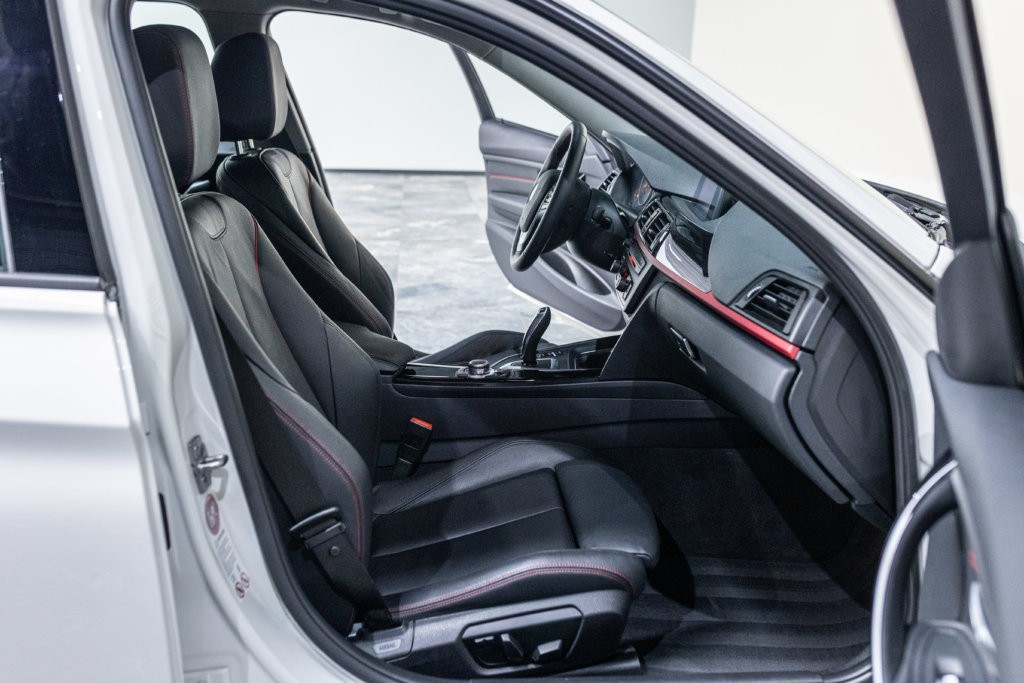 BMW 328i Touring Interieur 17