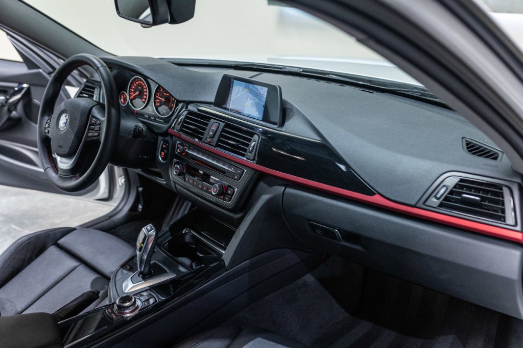 BMW 328i Touring Interieur 19