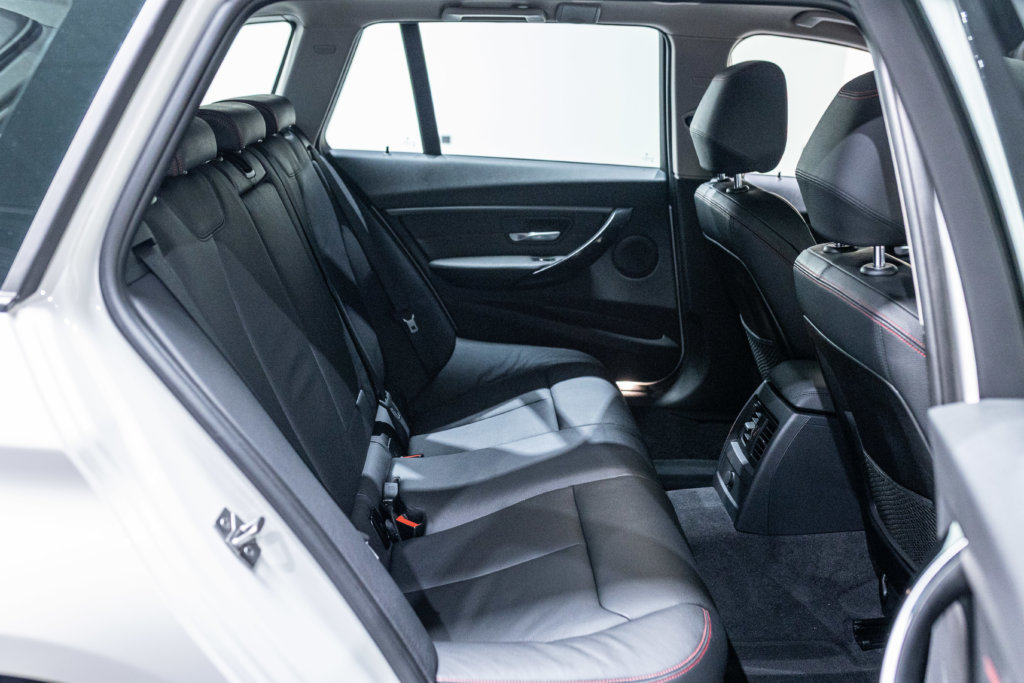 BMW 328i Touring Interieur 23
