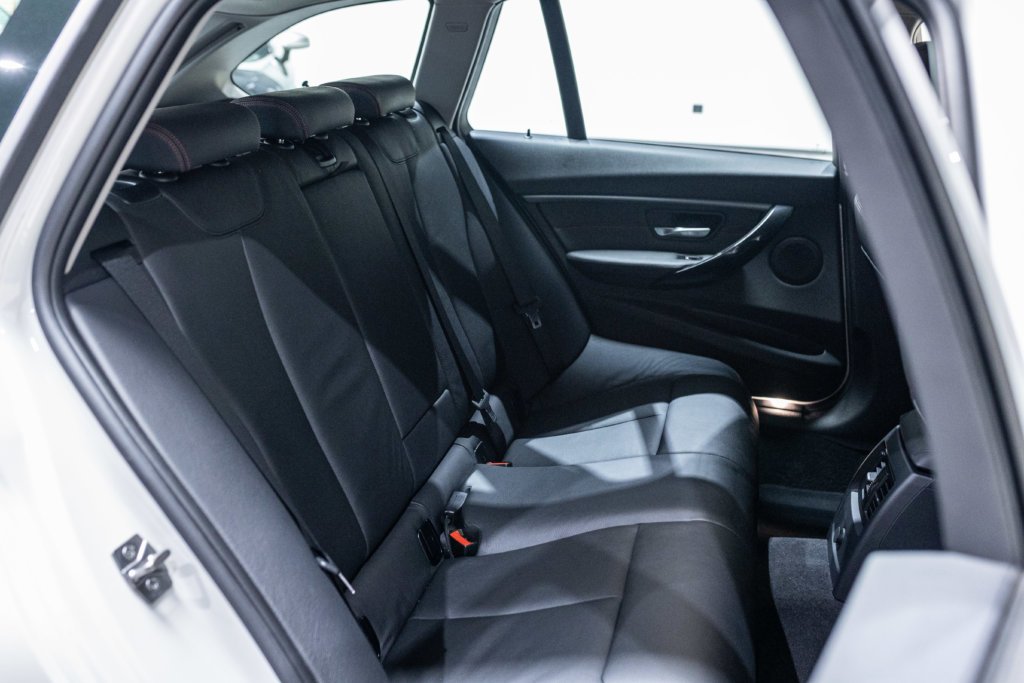BMW 328i Touring Interieur 24