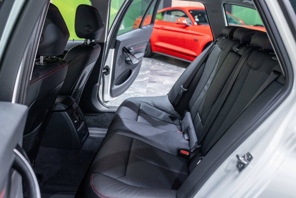 BMW 328i Touring Interieur 25