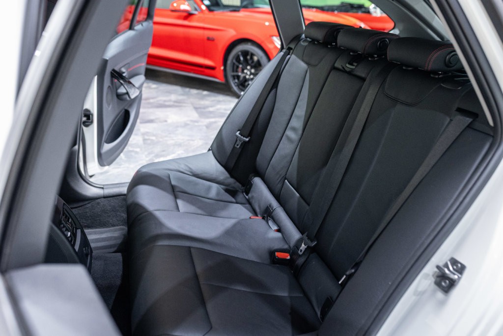 BMW 328i Touring Interieur 26