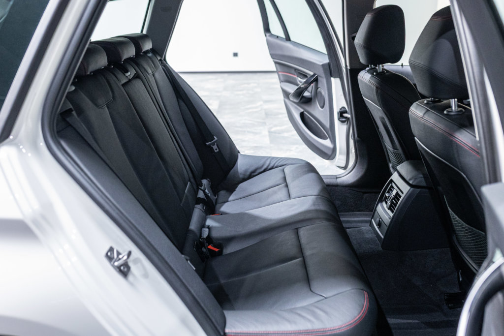 BMW 328i Touring Interieur 27