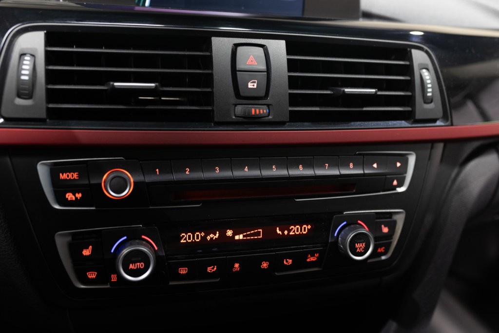 BMW 328i Touring Interieur 36
