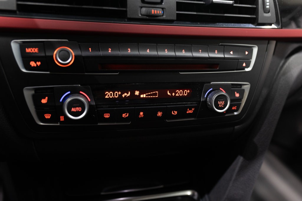 BMW 328i Touring Interieur 37