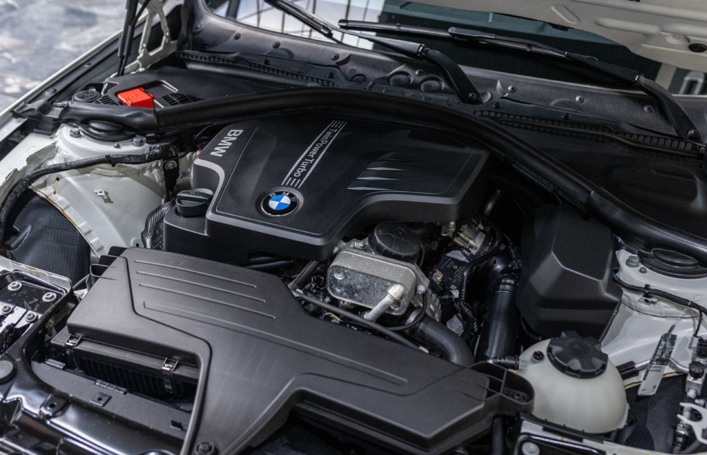 BMW 328i Touring Moteur 3