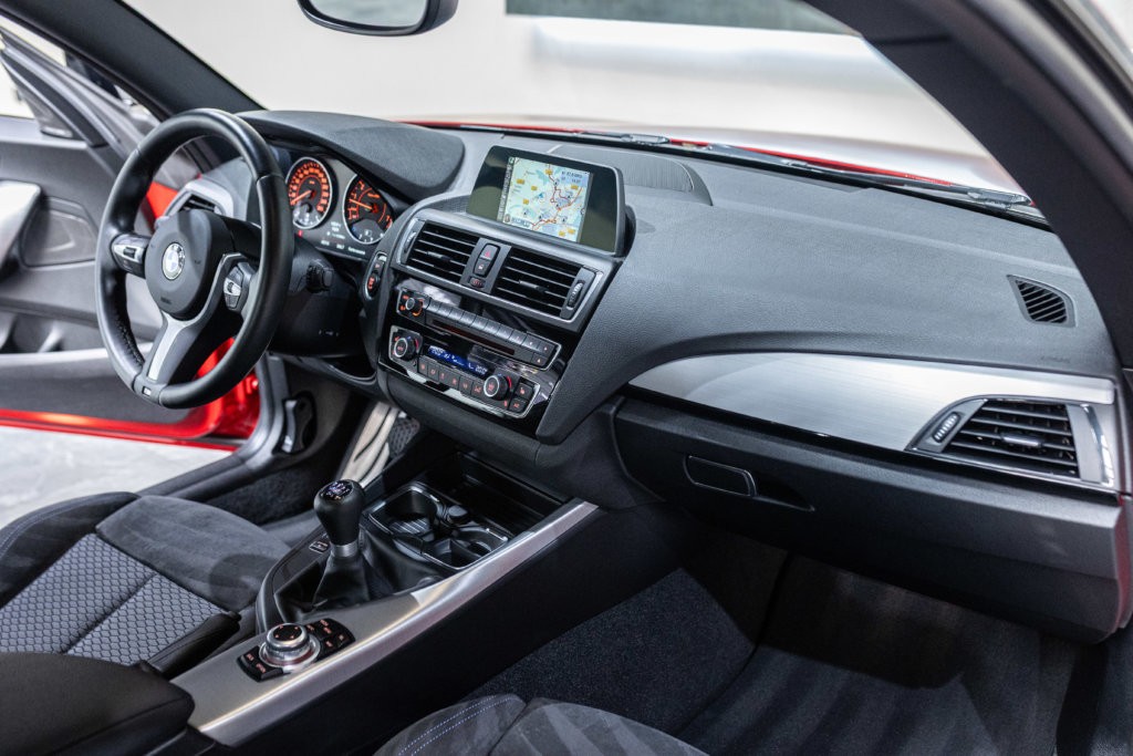 BMW M235i Interieur 19