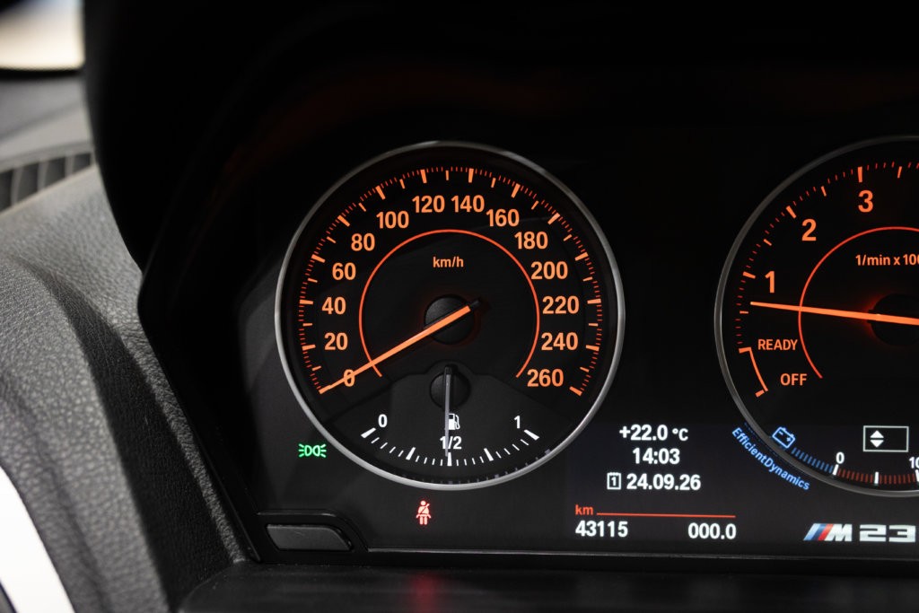 BMW M235i Interieur 23
