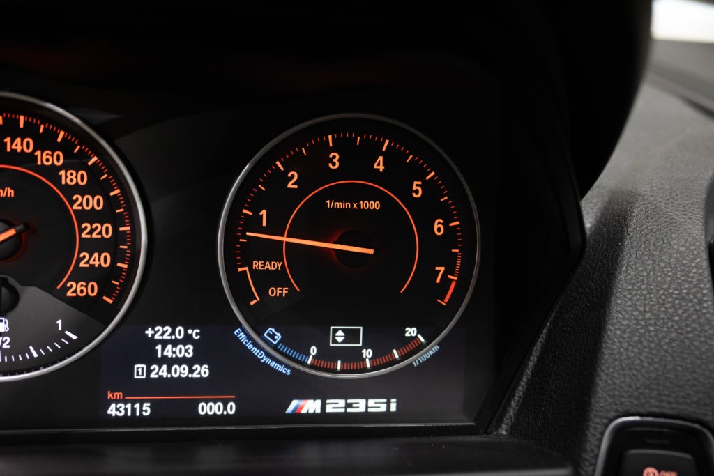 BMW M235i Interieur 24