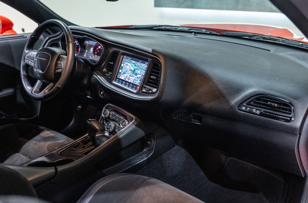 Dodge Challenger RT Orange Wide Interieur 10