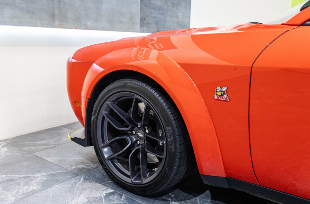 Dodge Challenger RT Orange Wide Interieur 12