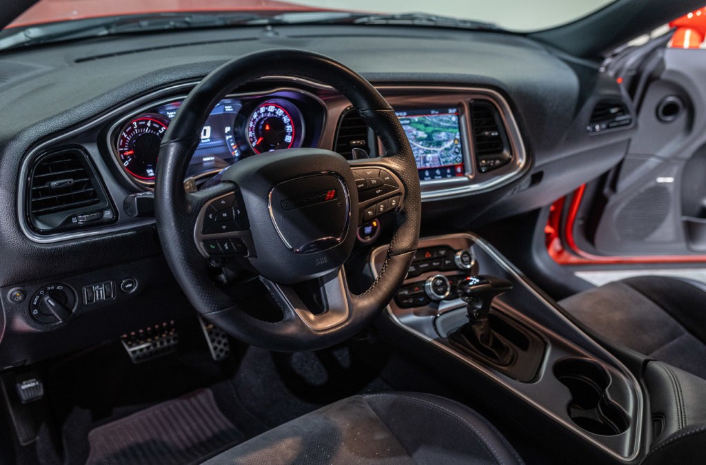 Dodge Challenger RT Orange Wide Interieur 15