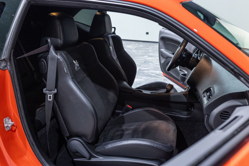 Dodge Challenger RT Orange Wide Interieur 19