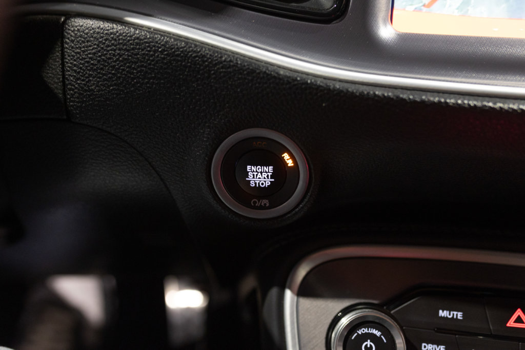 Dodge Challenger RT Orange Wide Interieur 34