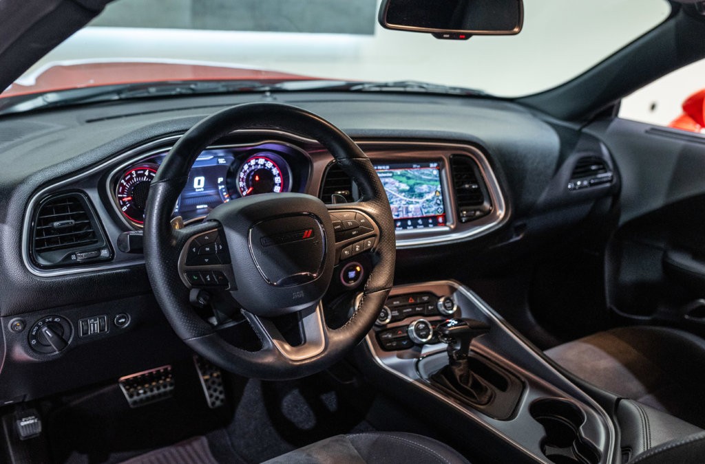 Dodge Challenger RT Orange Wide Interieur 5