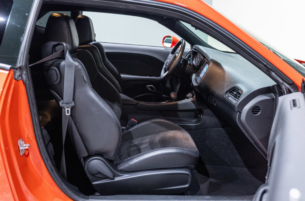 Dodge Challenger RT Orange Wide Interieur 6