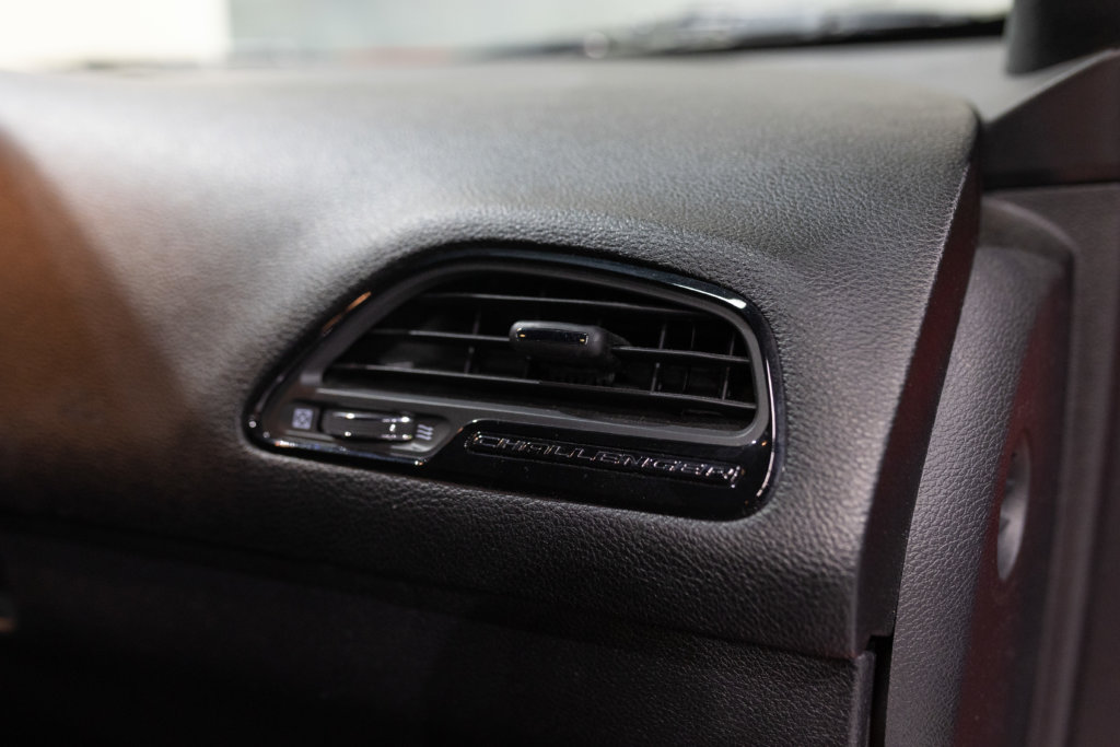 Dodge Challenger RT Orange Wide Interieur 9