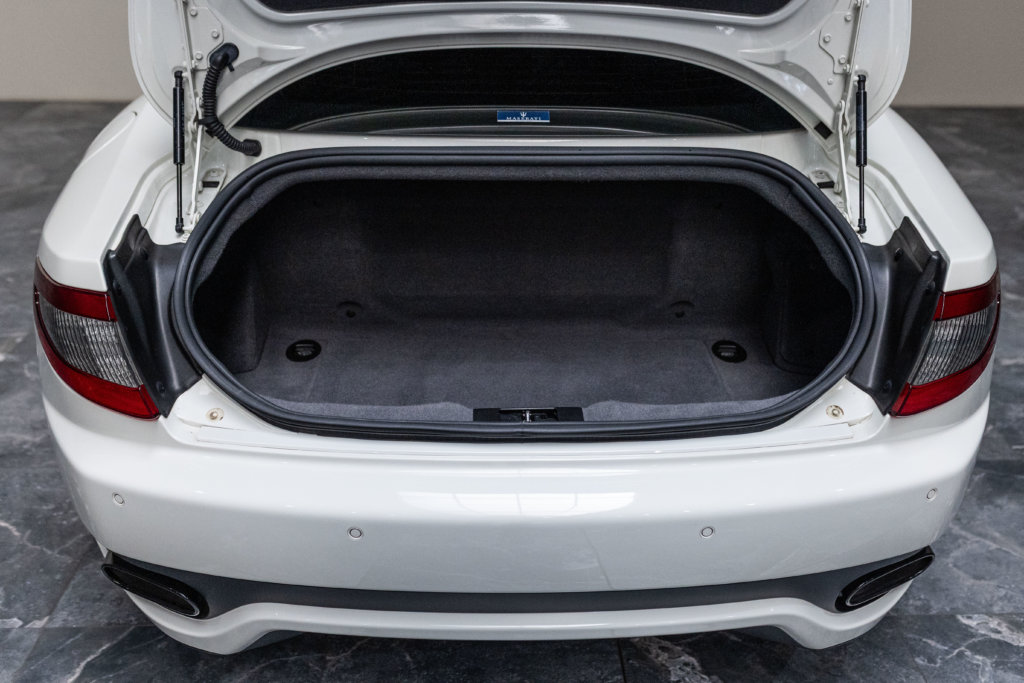 Maserati GranSport Blanche Coffre