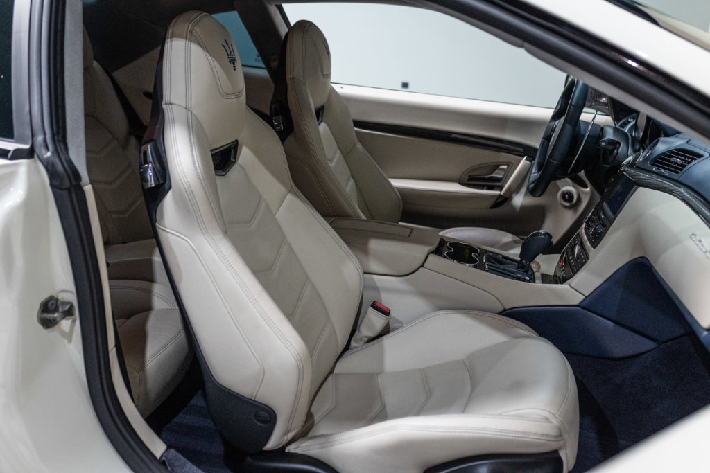 Maserati GranSport Blanche Interieur 10