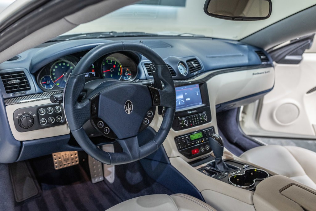 Maserati GranSport Blanche Interieur 20
