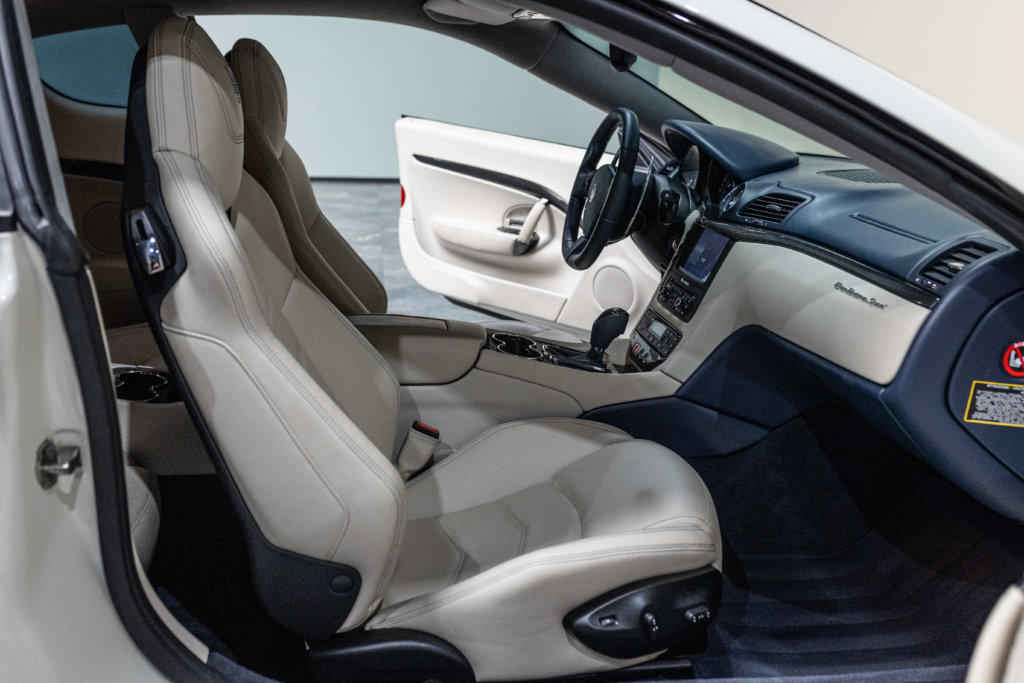 Maserati GranSport Blanche Interieur 21
