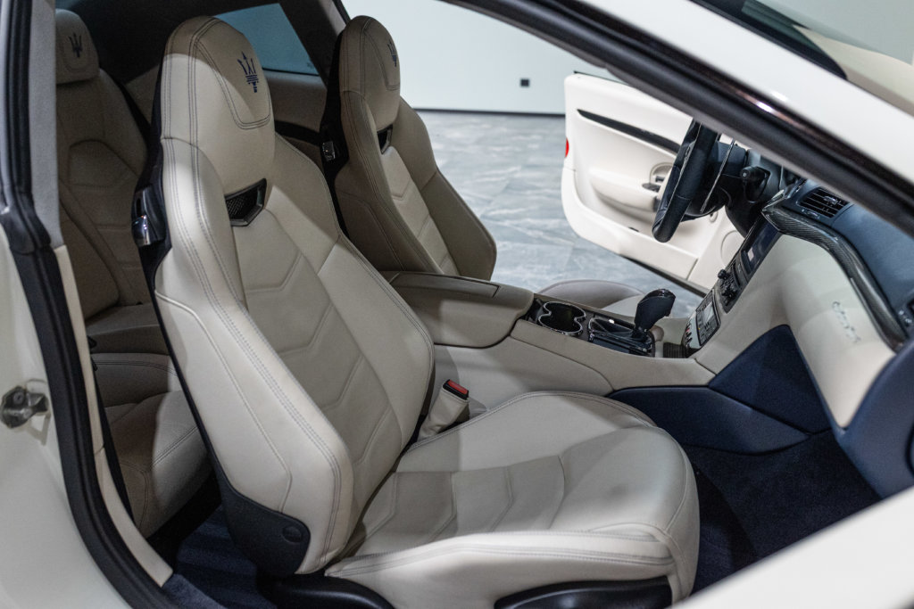 Maserati GranSport Blanche Interieur 22