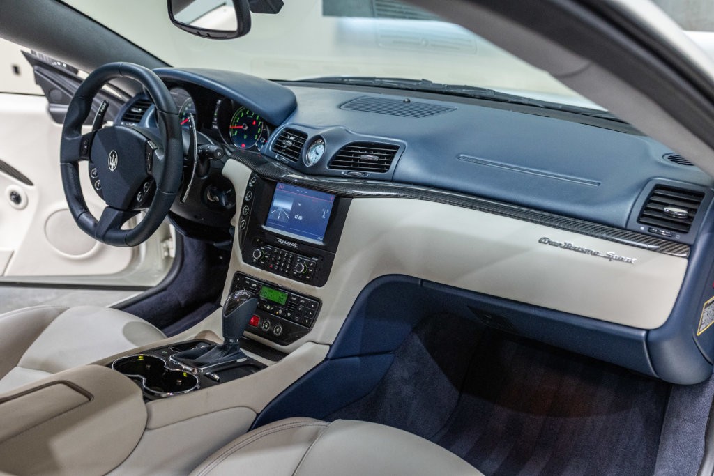 Maserati GranSport Blanche Interieur 23