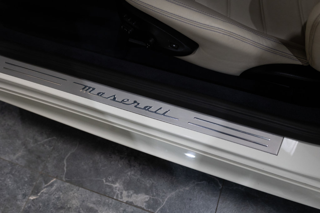 Maserati GranSport Blanche Interieur 3