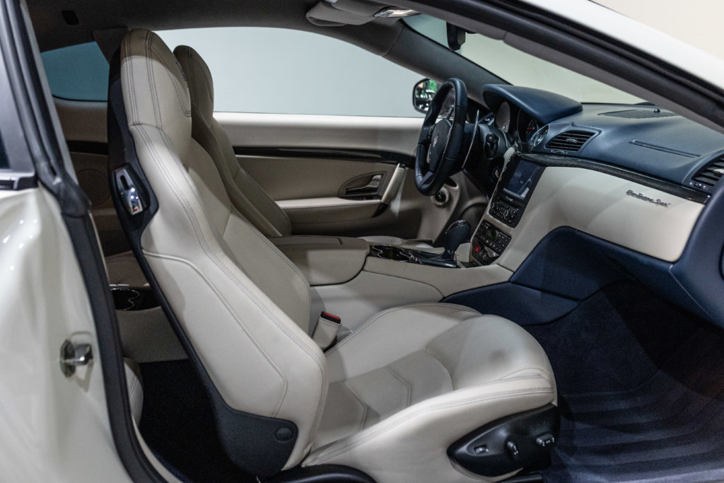 Maserati GranSport Blanche Interieur 9