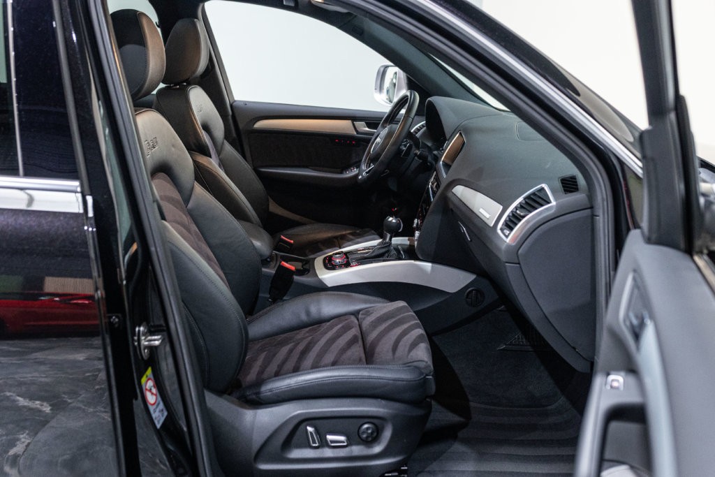 SQ5 Noir Panthere Interieur 10