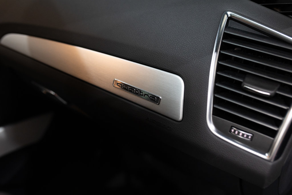 SQ5 Noir Panthere Interieur 15