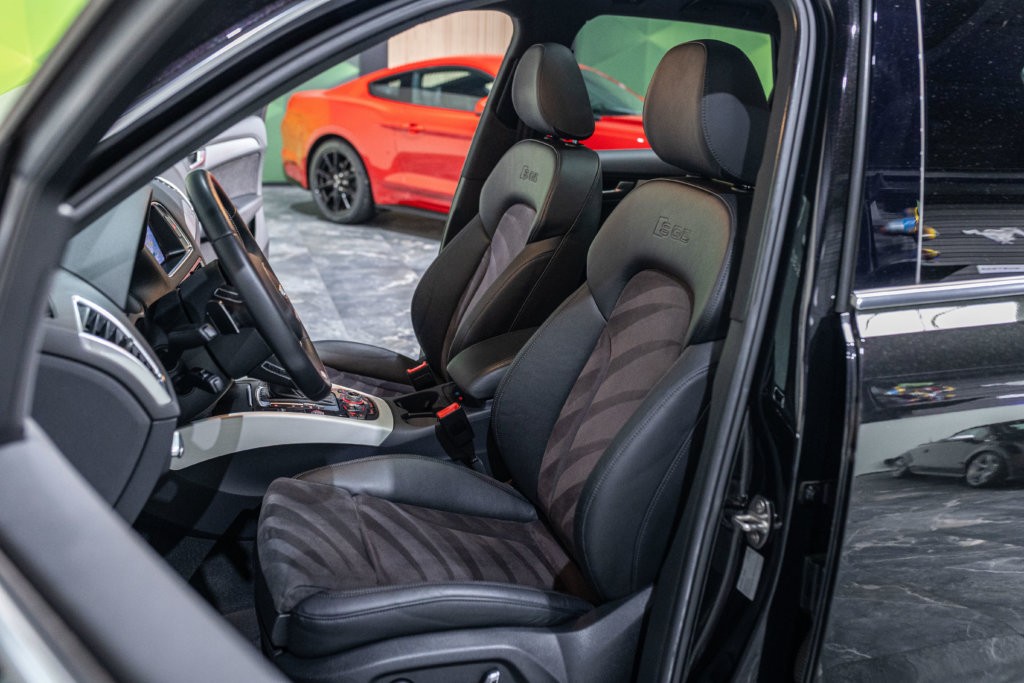 SQ5 Noir Panthere Interieur 20